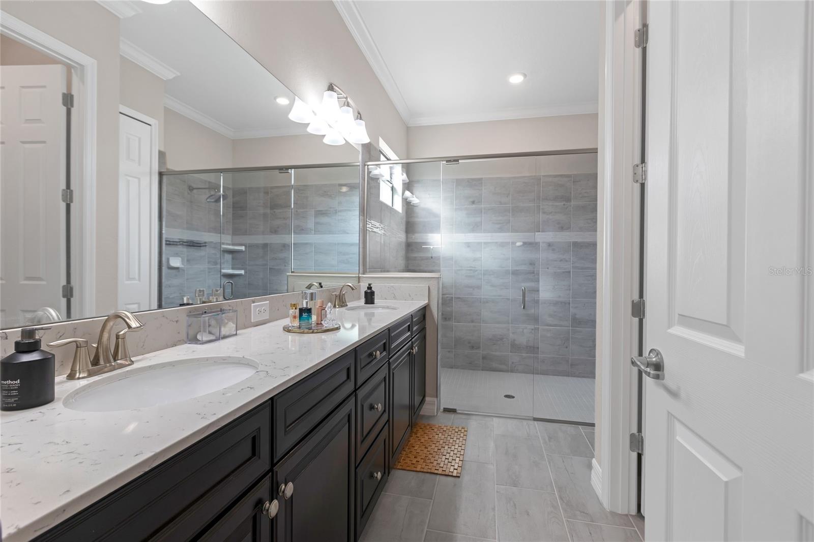 Image 23 of 46 For 7143 Whittlebury Trail