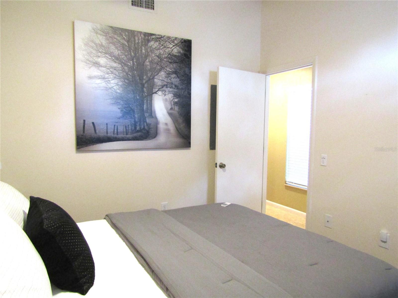 Image 16 of 22 For 4521 Morningside  6