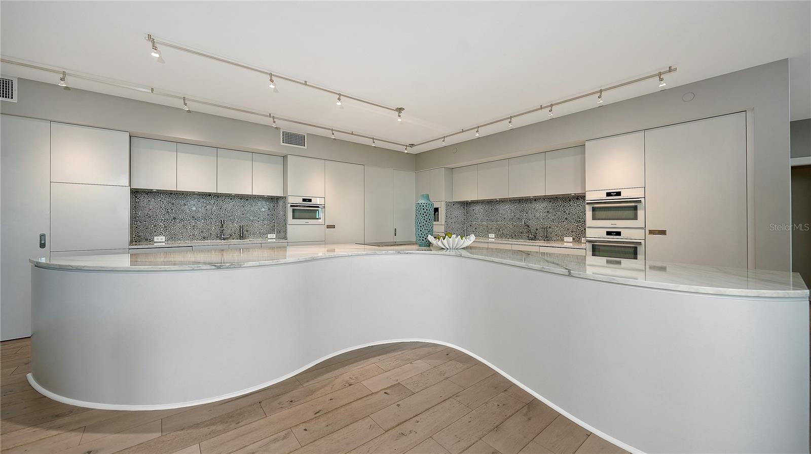 Image 14 of 54 For 800 Tamiami Trail 505-507