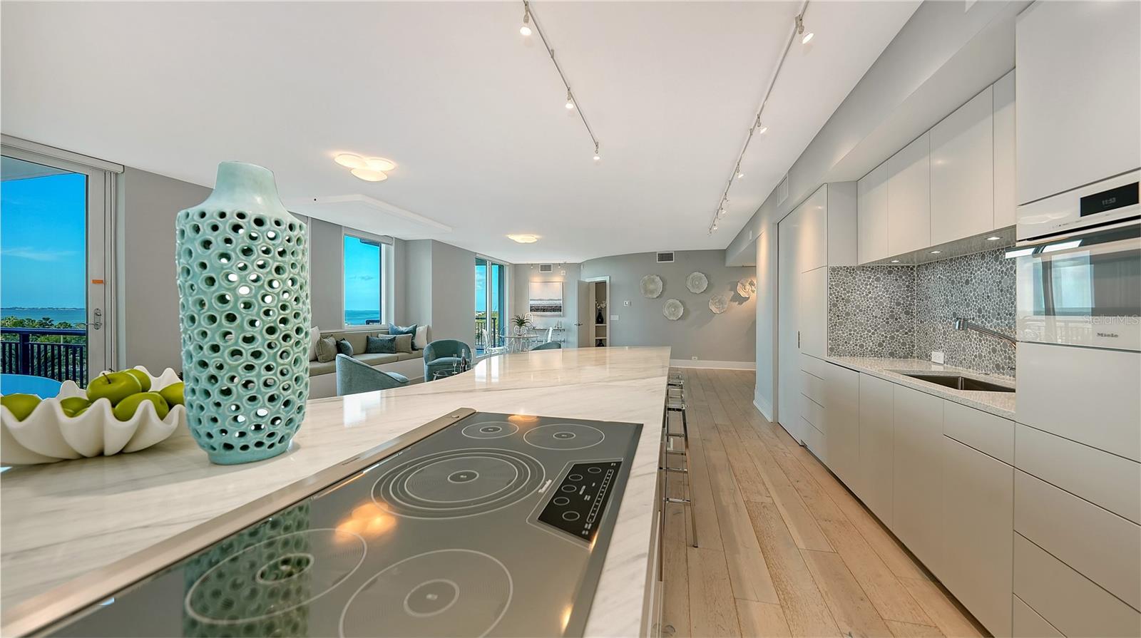 Image 17 of 54 For 800 Tamiami Trail 505-507