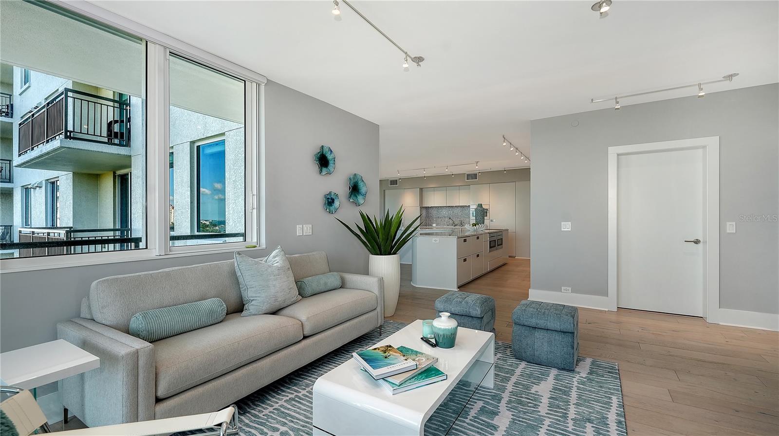 Image 21 of 54 For 800 Tamiami Trail 505-507