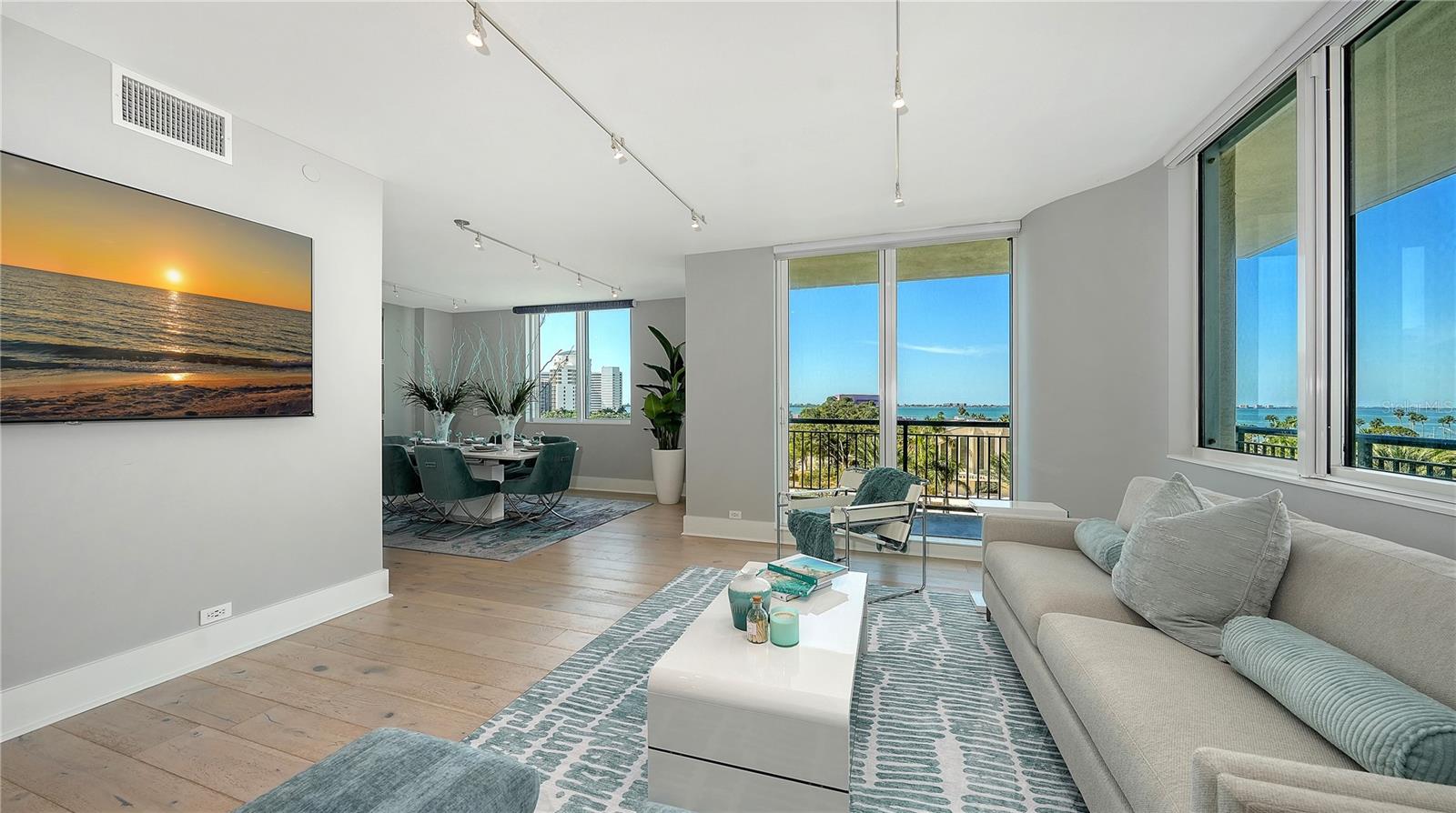 Image 22 of 54 For 800 Tamiami Trail 505-507