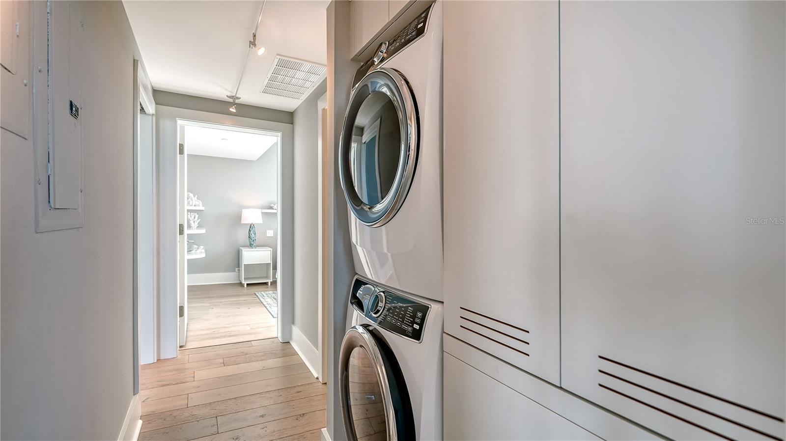 Image 30 of 54 For 800 Tamiami Trail 505-507