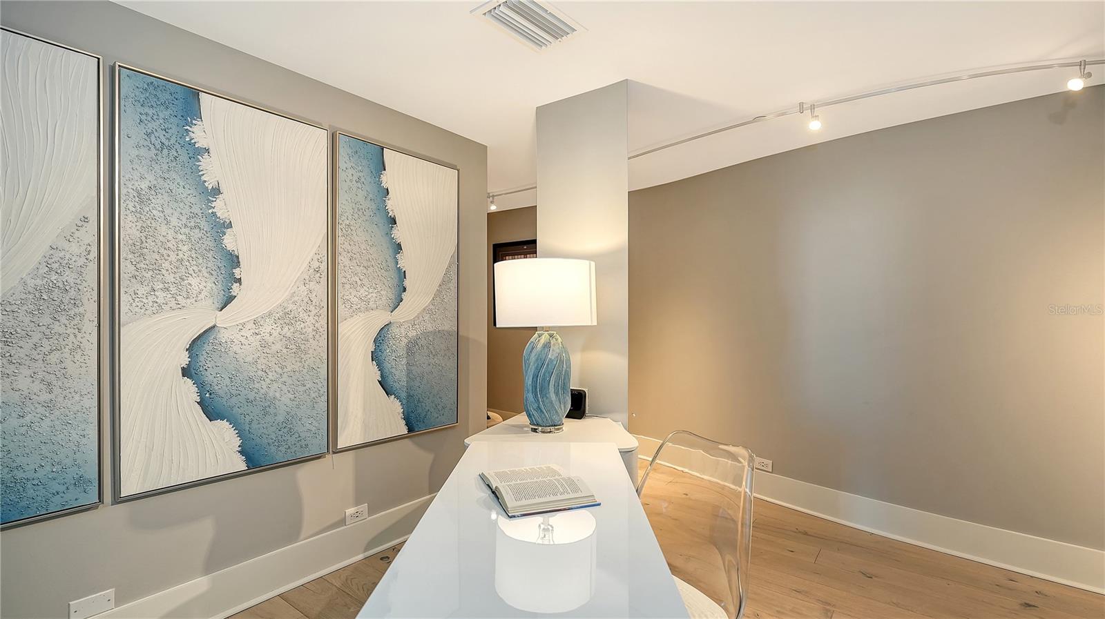 Image 35 of 54 For 800 Tamiami Trail 505-507