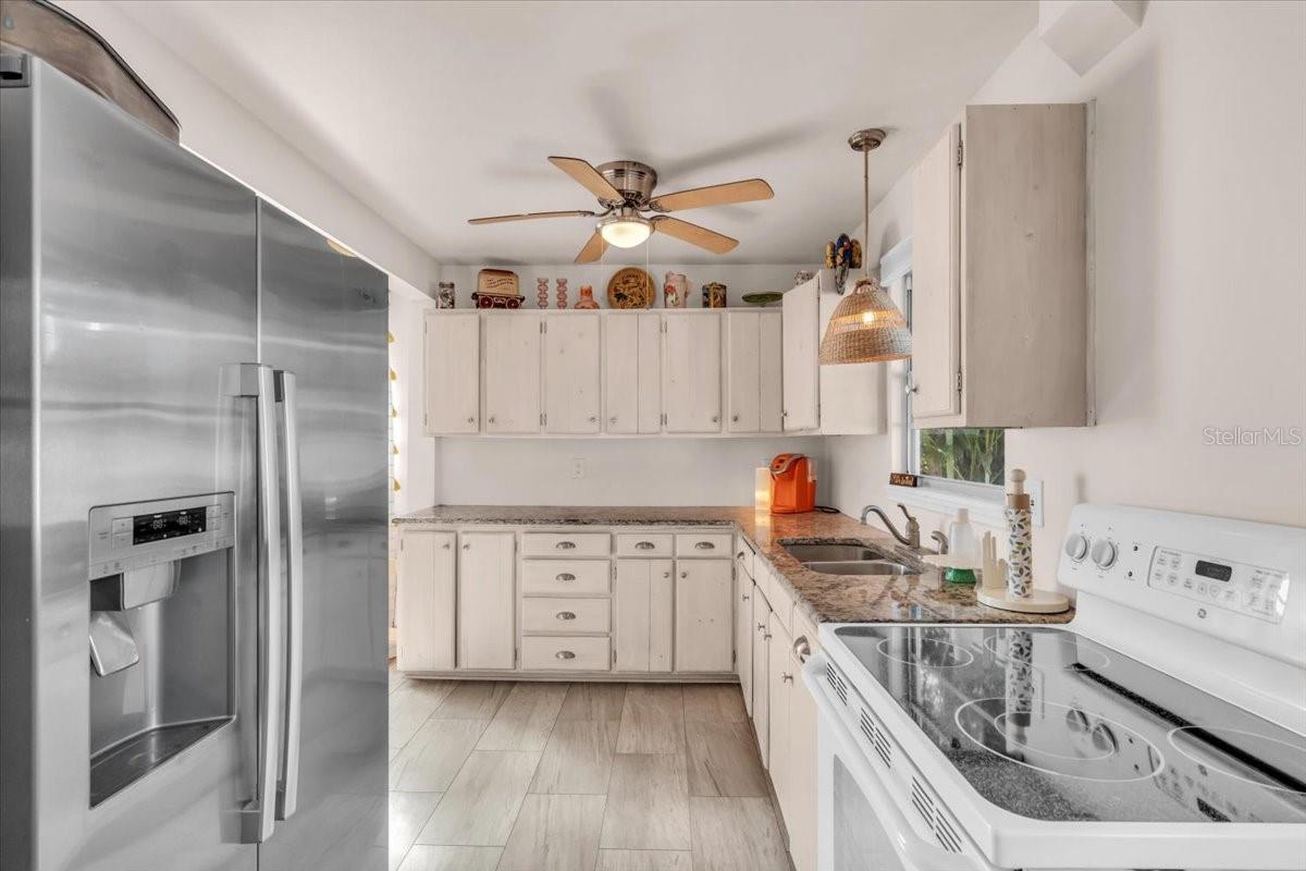 Image 31 of 49 For 610 22nd Street W