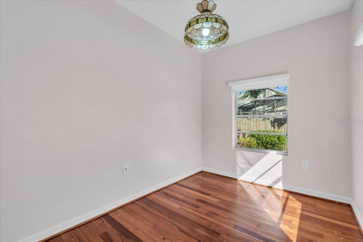 Image 35 of 49 For 610 22nd Street W