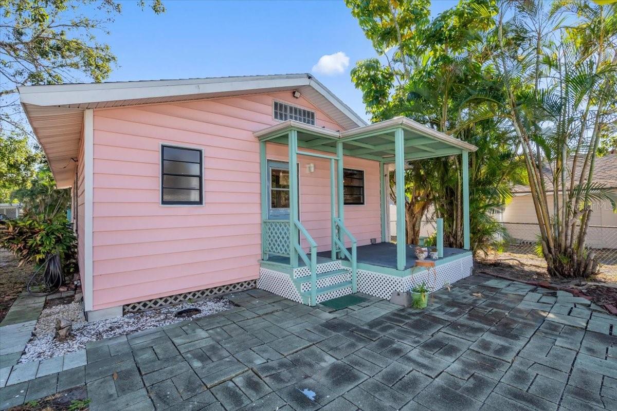 Image 38 of 49 For 610 22nd Street W