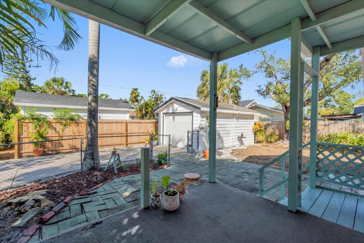 Image 39 of 49 For 610 22nd Street W