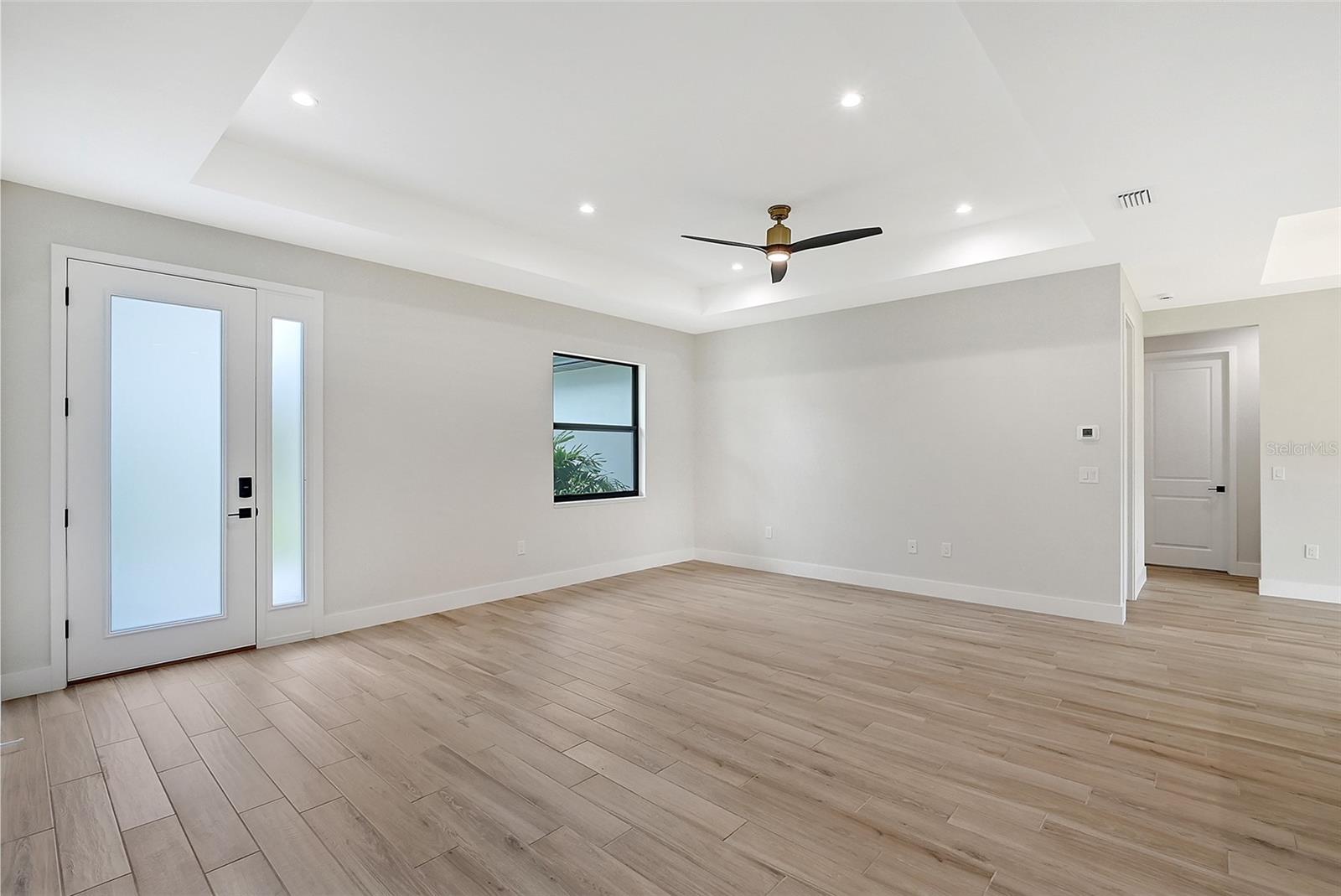 Image 6 of 34 For 4476 Skyway Avenue