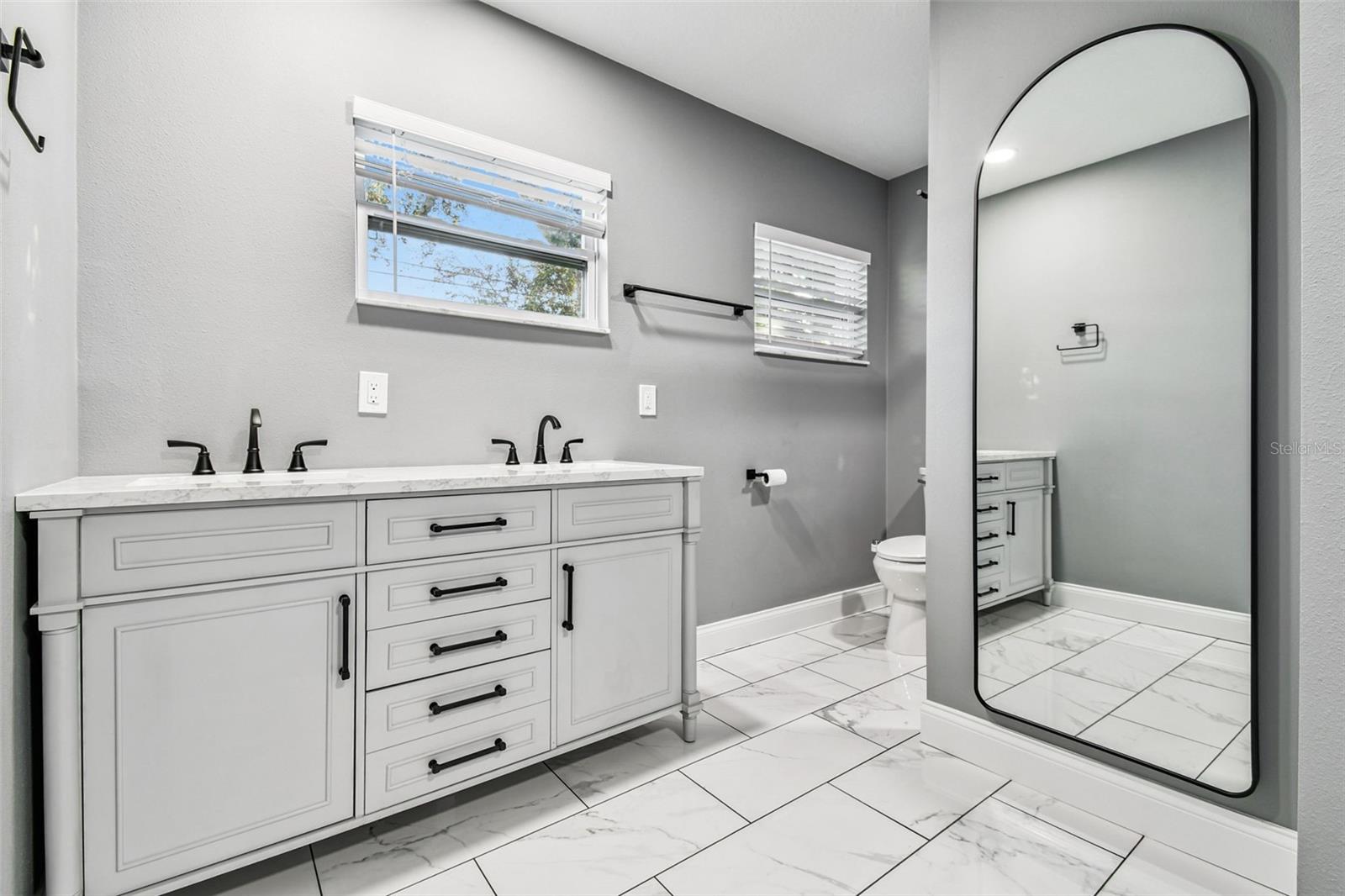 Image 10 of 74 For 1811 Marilyn Avenue