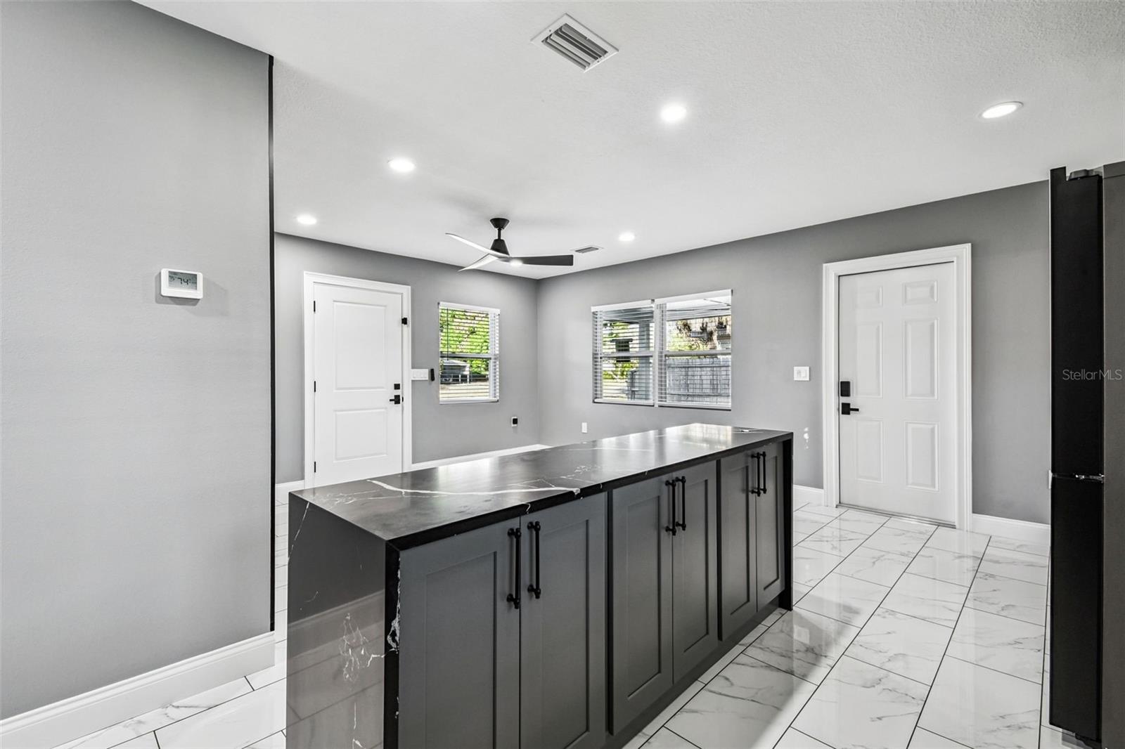 Image 28 of 74 For 1811 Marilyn Avenue