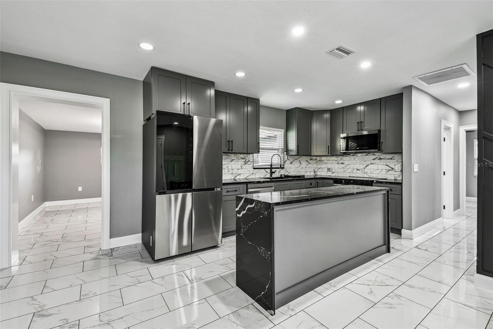 Image 42 of 74 For 1811 Marilyn Avenue