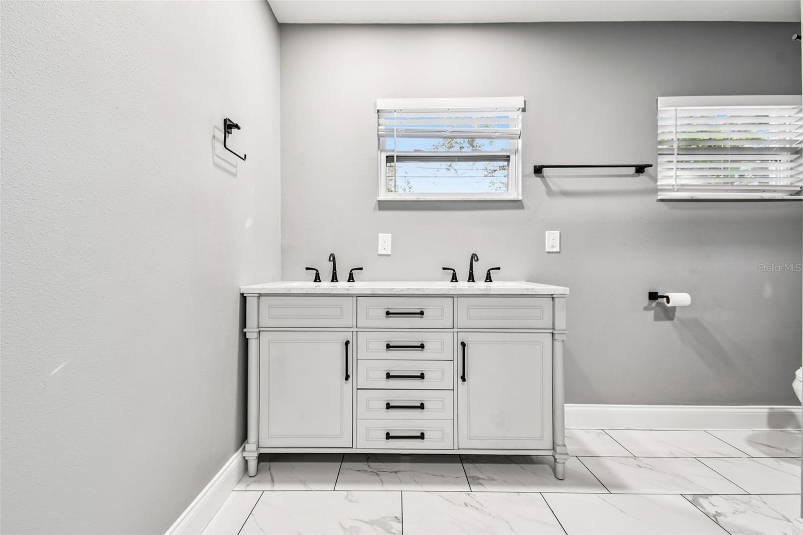 Image 47 of 74 For 1811 Marilyn Avenue