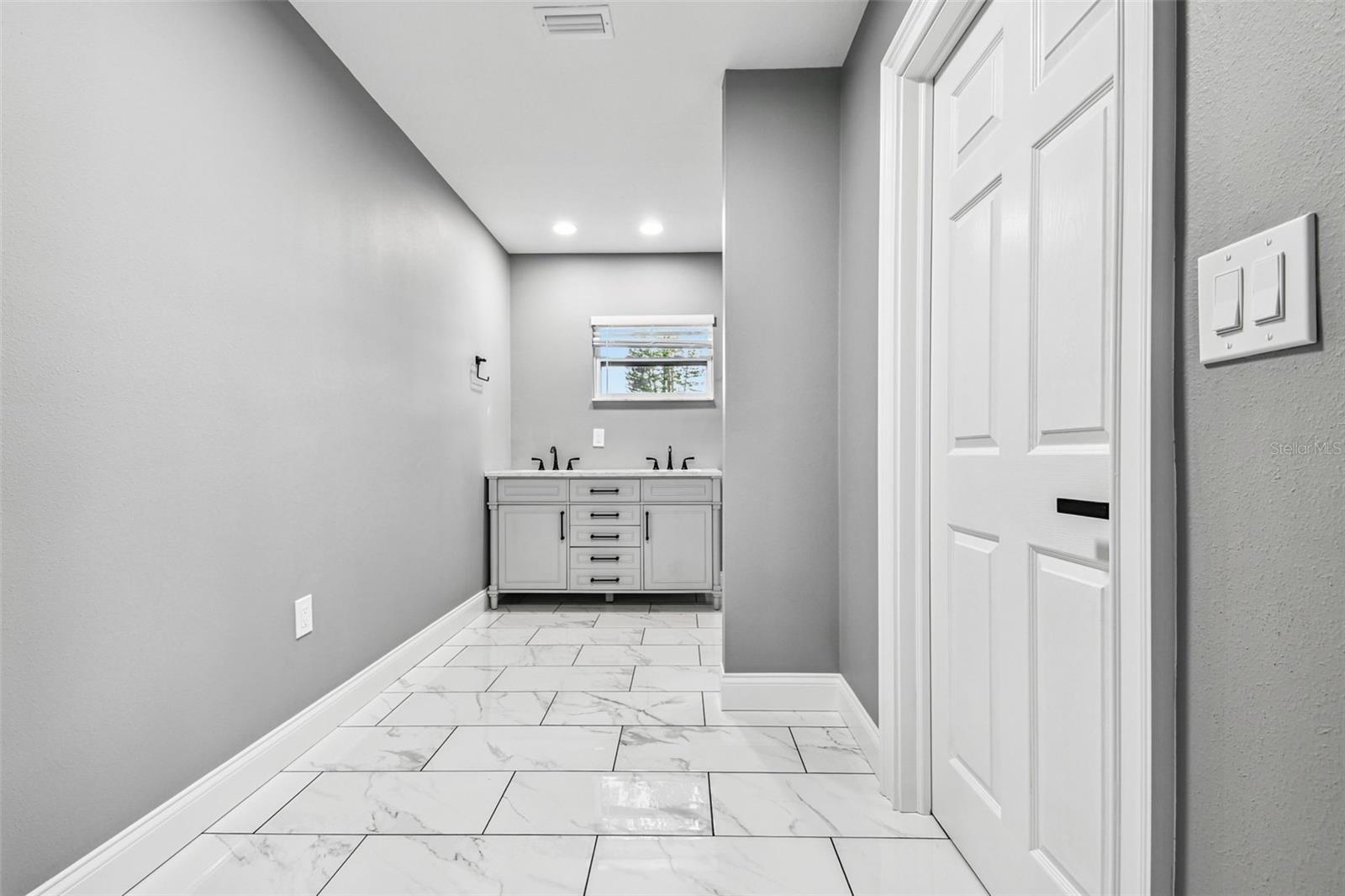 Image 57 of 74 For 1811 Marilyn Avenue