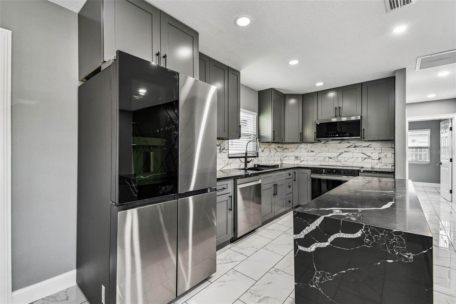 Image 6 of 74 For 1811 Marilyn Avenue