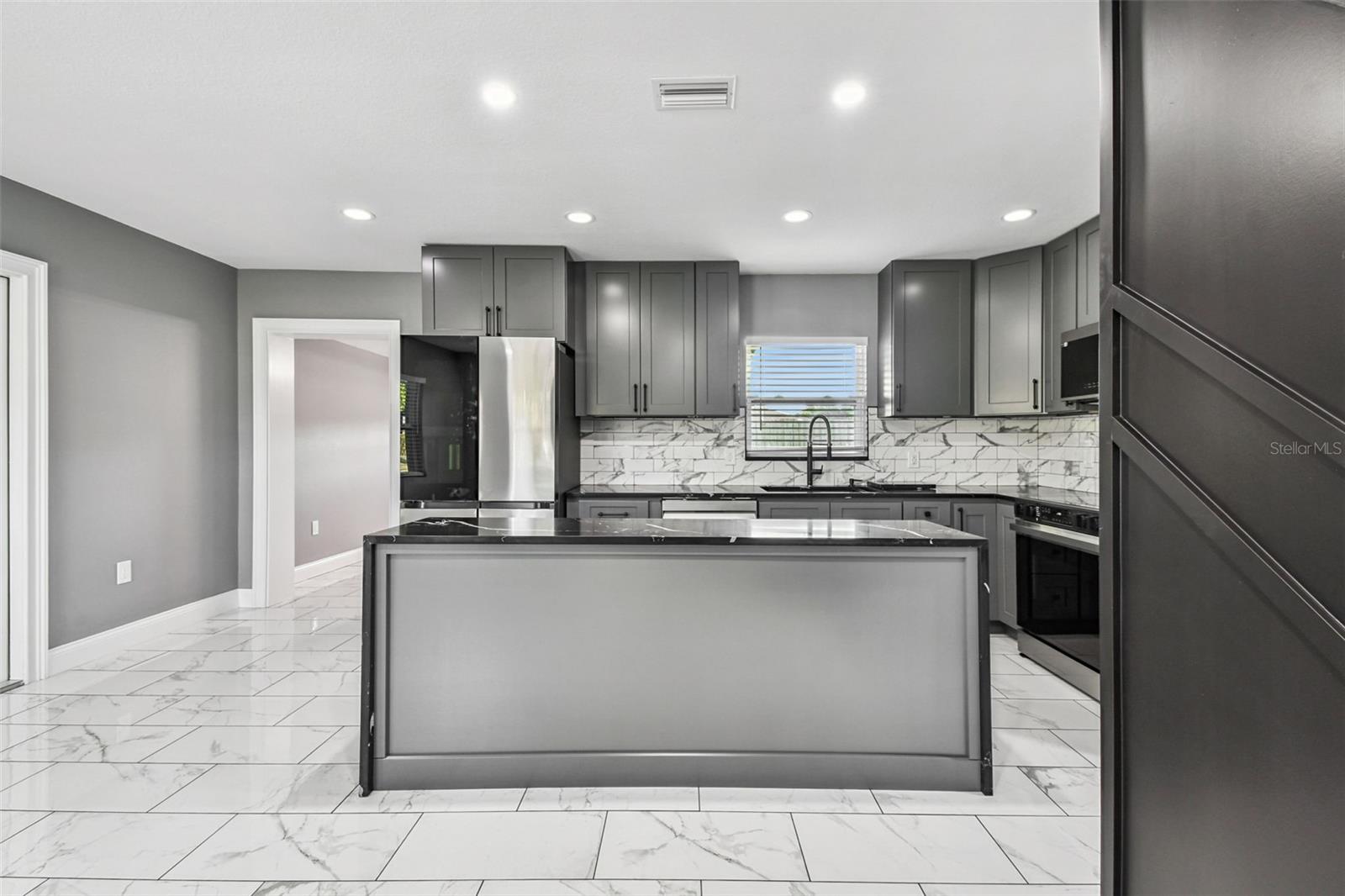 Image 68 of 74 For 1811 Marilyn Avenue