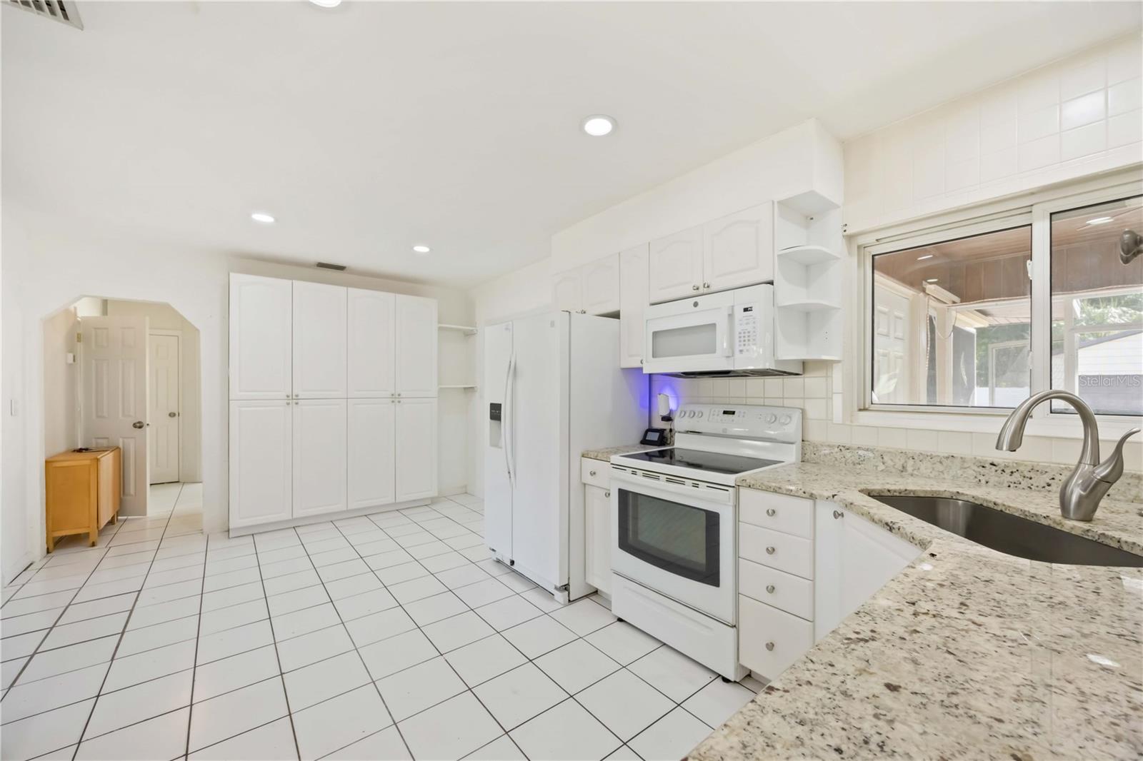 Image 12 of 35 For 2811 17th Avenue W