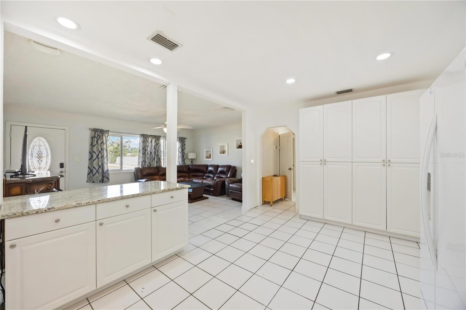 Image 13 of 35 For 2811 17th Avenue W