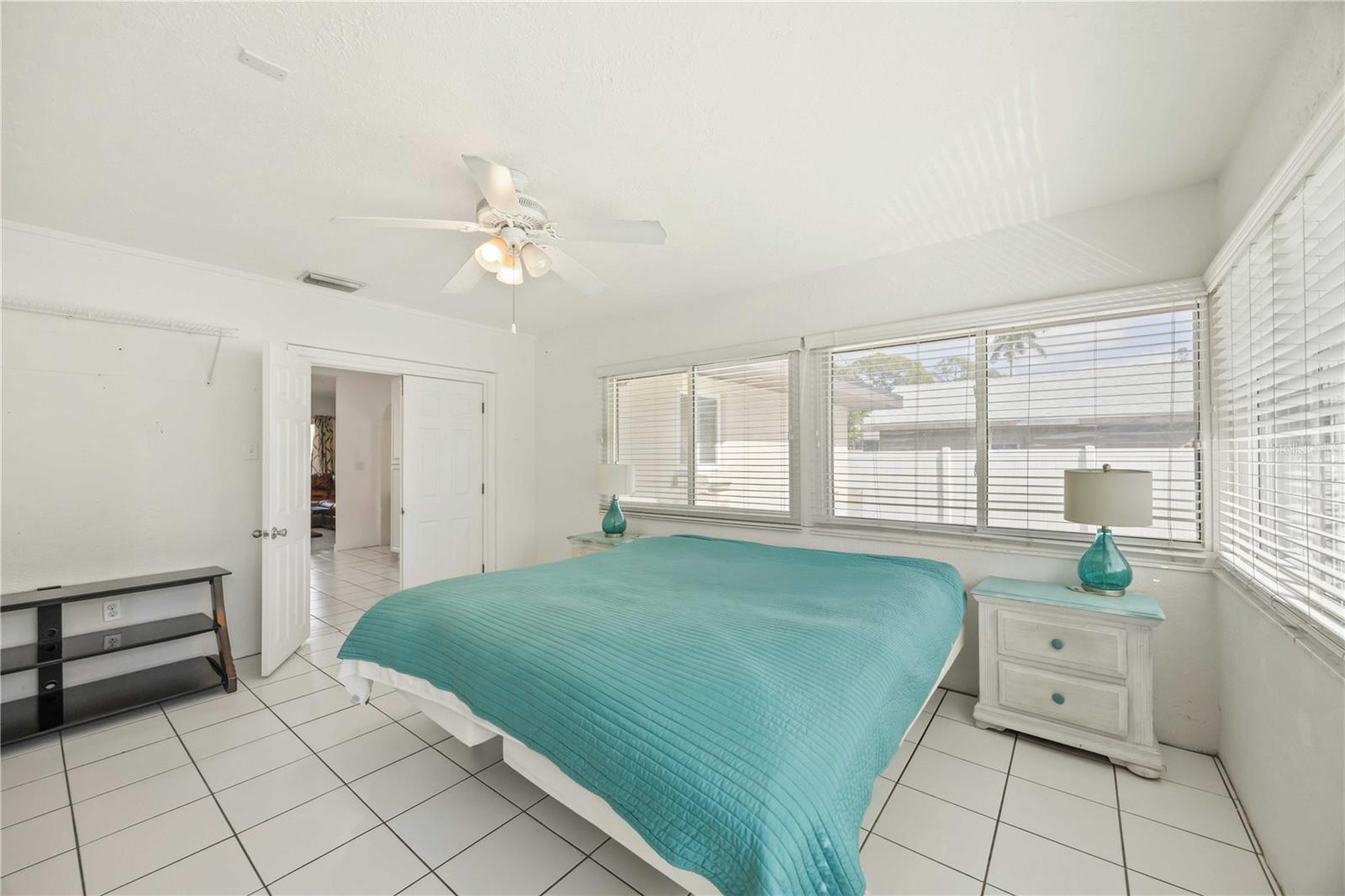 Image 24 of 35 For 2811 17th Avenue W