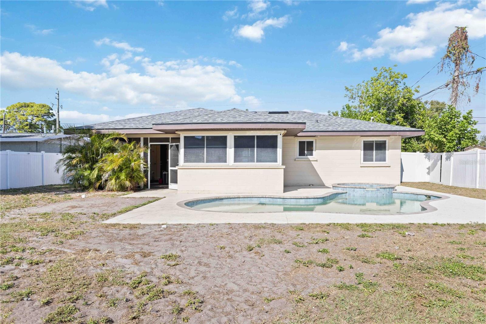 Image 30 of 35 For 2811 17th Avenue W