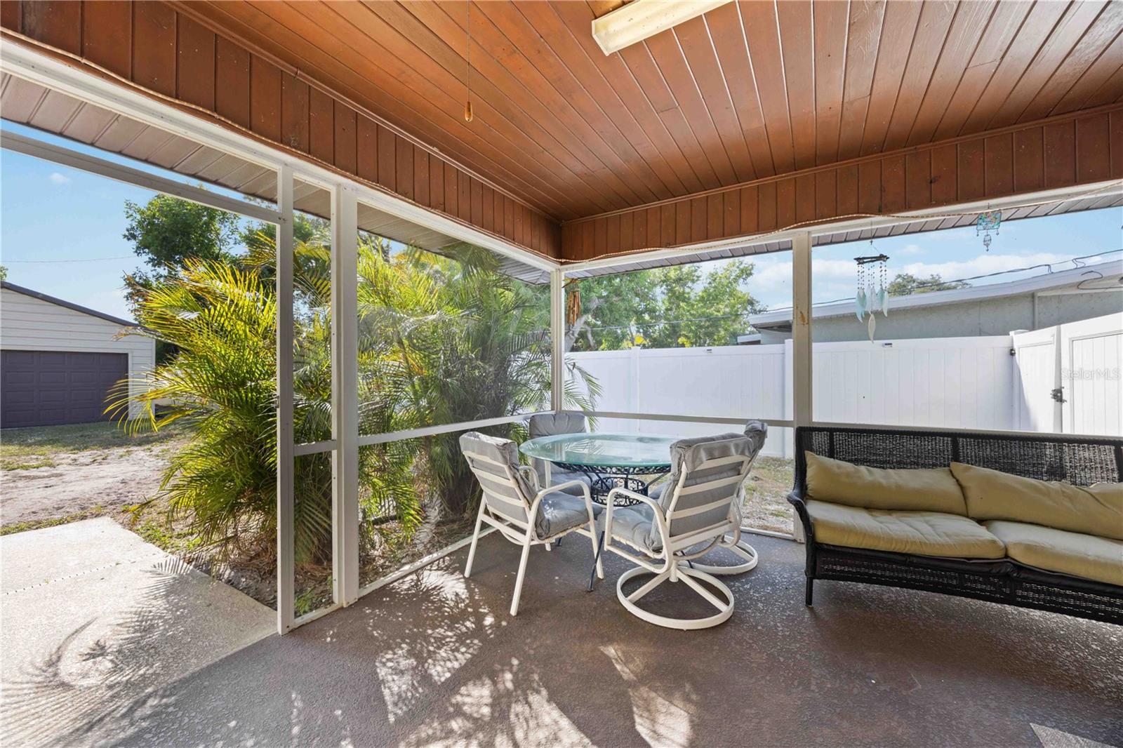 Image 32 of 35 For 2811 17th Avenue W