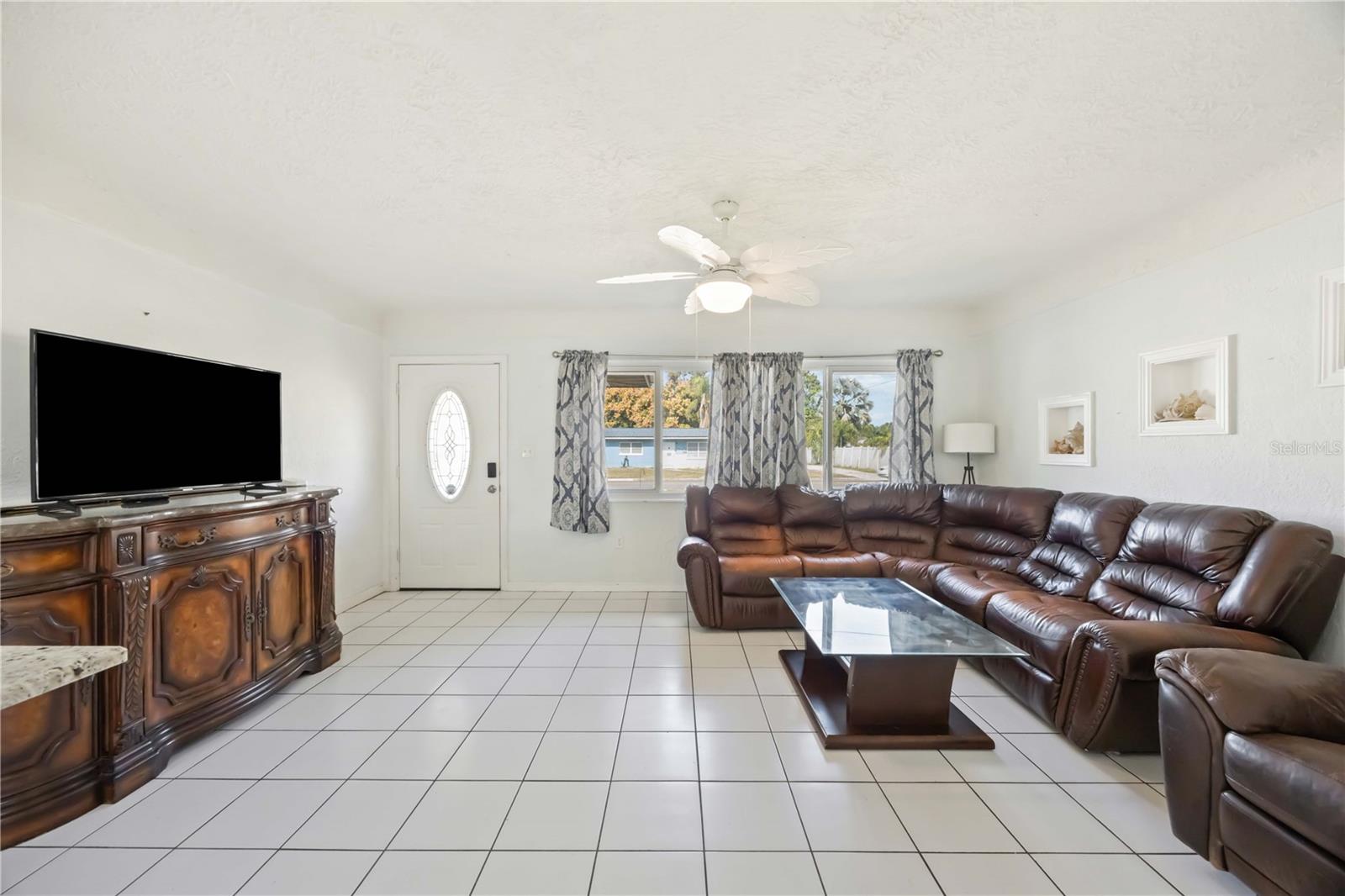 Image 7 of 35 For 2811 17th Avenue W