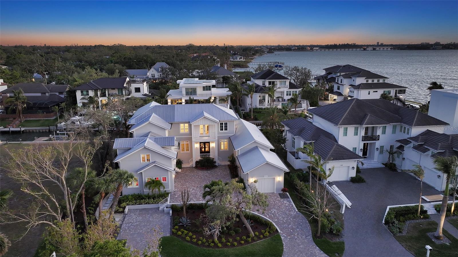 Listing photo id 0 for 1516 Sandpiper Lane