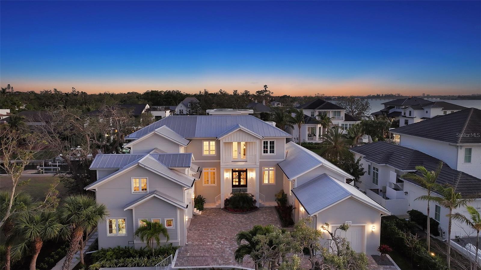 Listing photo id 1 for 1516 Sandpiper Lane