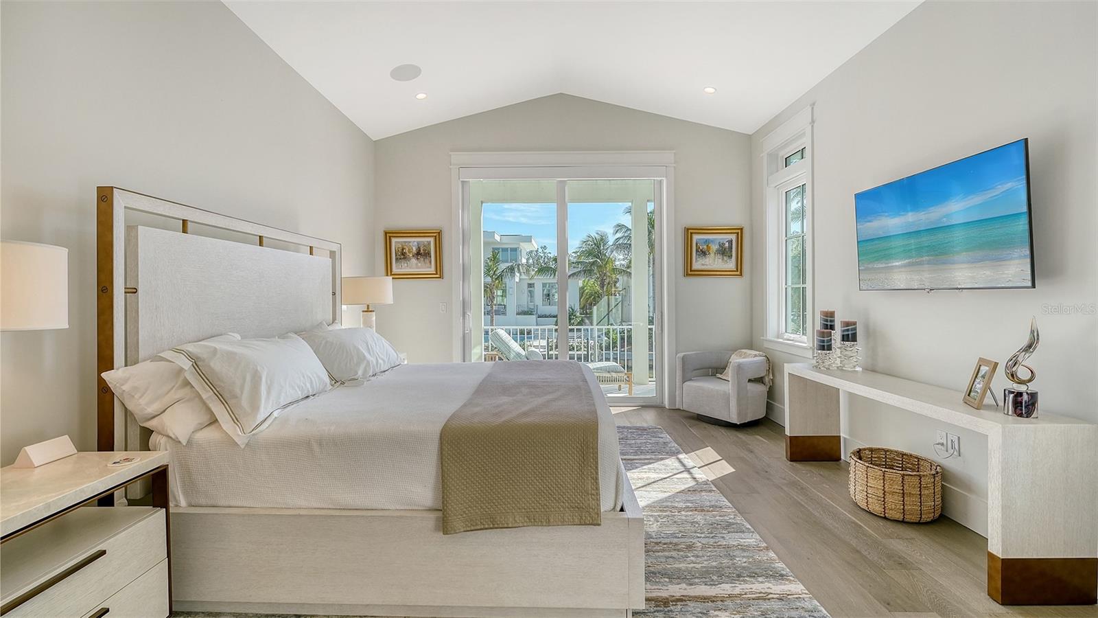 Listing photo id 37 for 1516 Sandpiper Lane