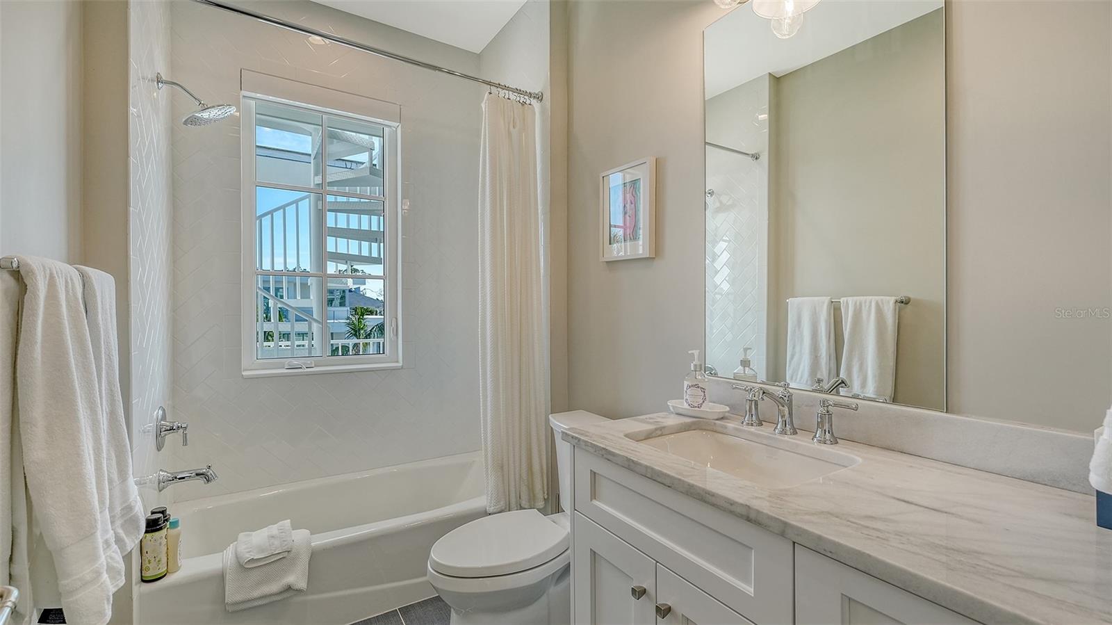 Listing photo id 52 for 1516 Sandpiper Lane