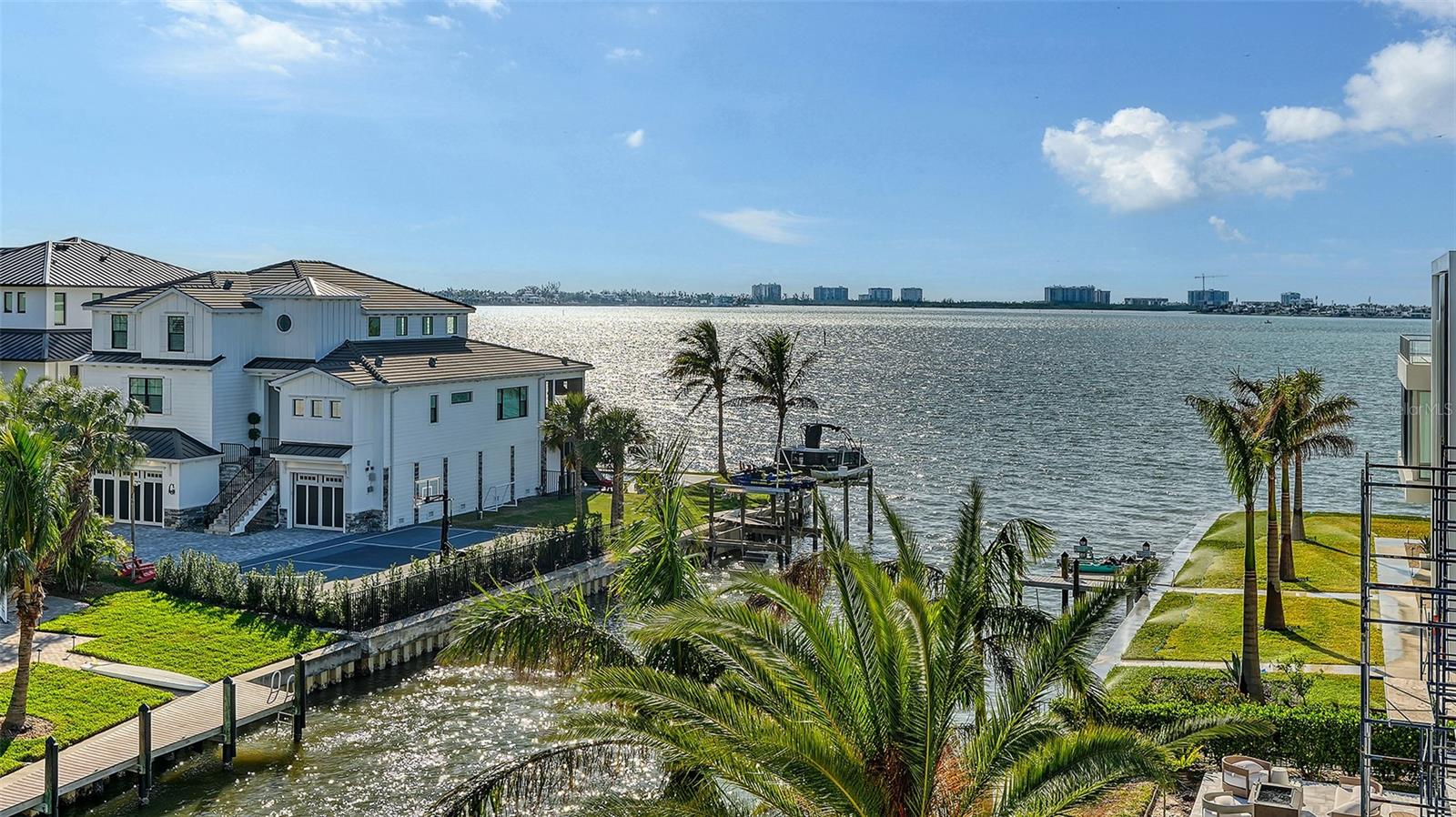 Listing photo id 74 for 1516 Sandpiper Lane