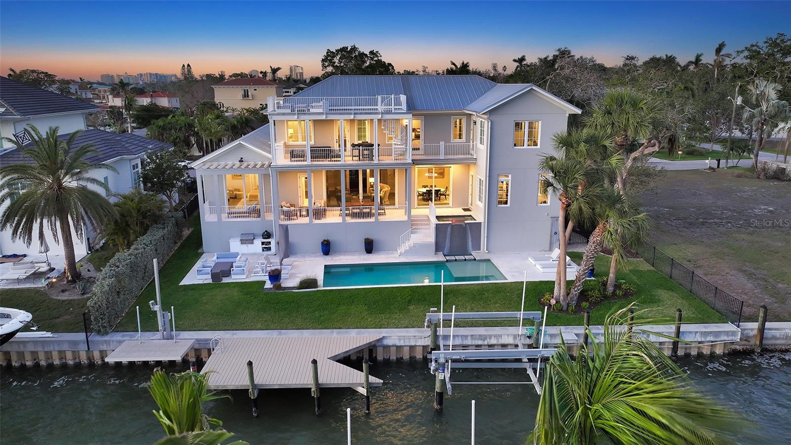 Listing photo id 6 for 1516 Sandpiper Lane