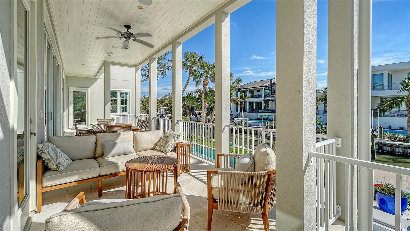 Listing photo id 82 for 1516 Sandpiper Lane