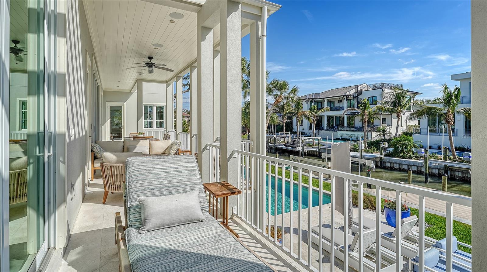 Listing photo id 83 for 1516 Sandpiper Lane