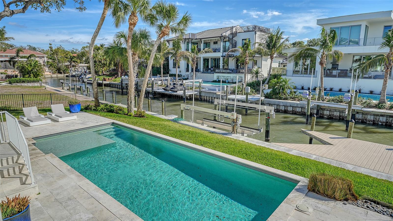 Listing photo id 86 for 1516 Sandpiper Lane