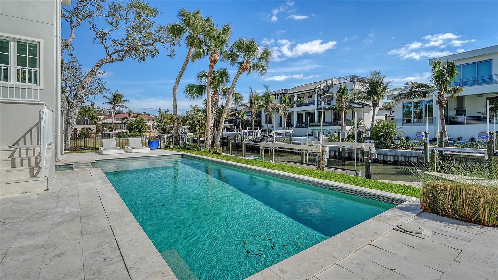 Listing photo id 91 for 1516 Sandpiper Lane