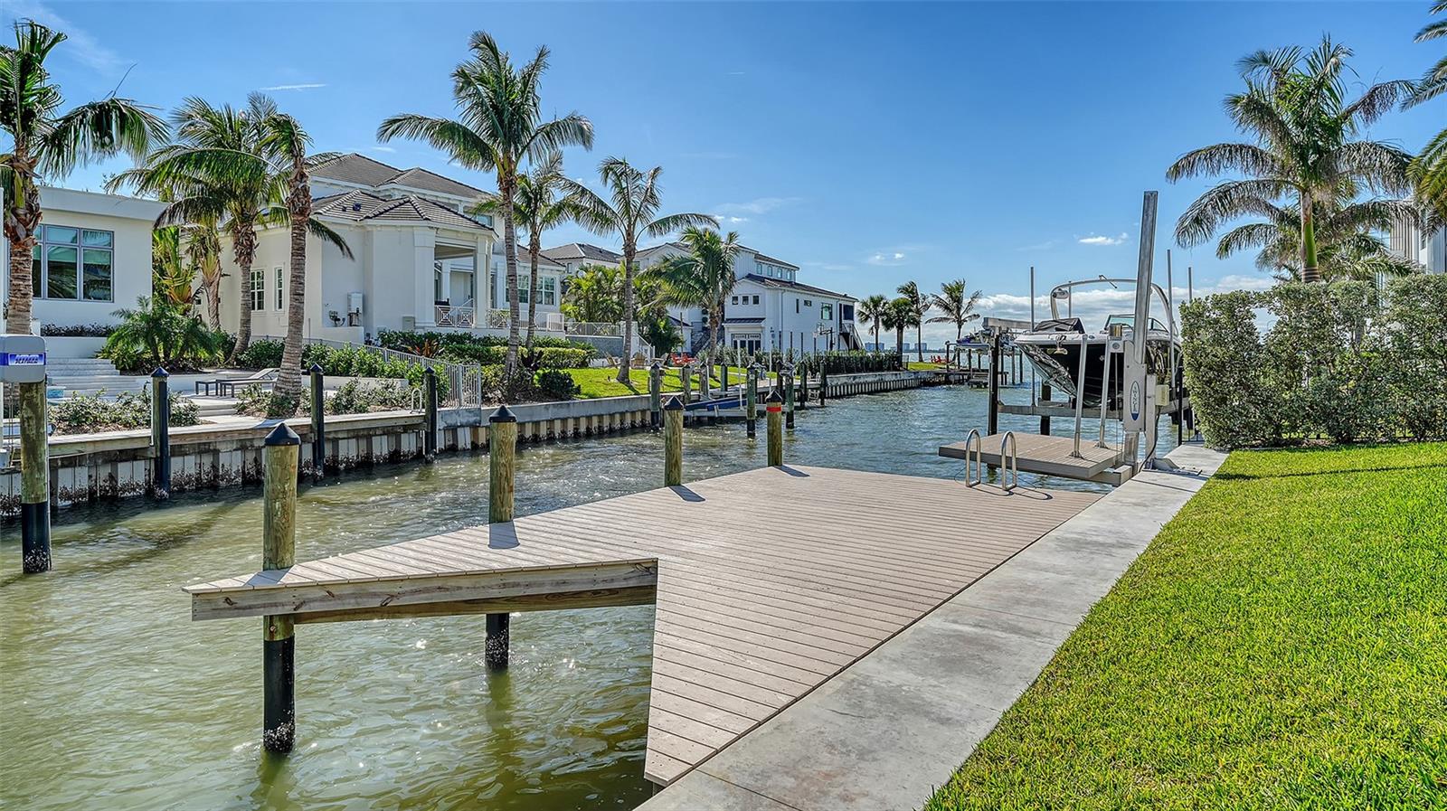 Listing photo id 95 for 1516 Sandpiper Lane