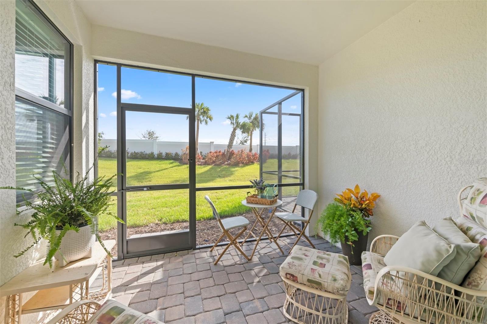 Image 4 of 18 For 14586 Mossy Pine Court