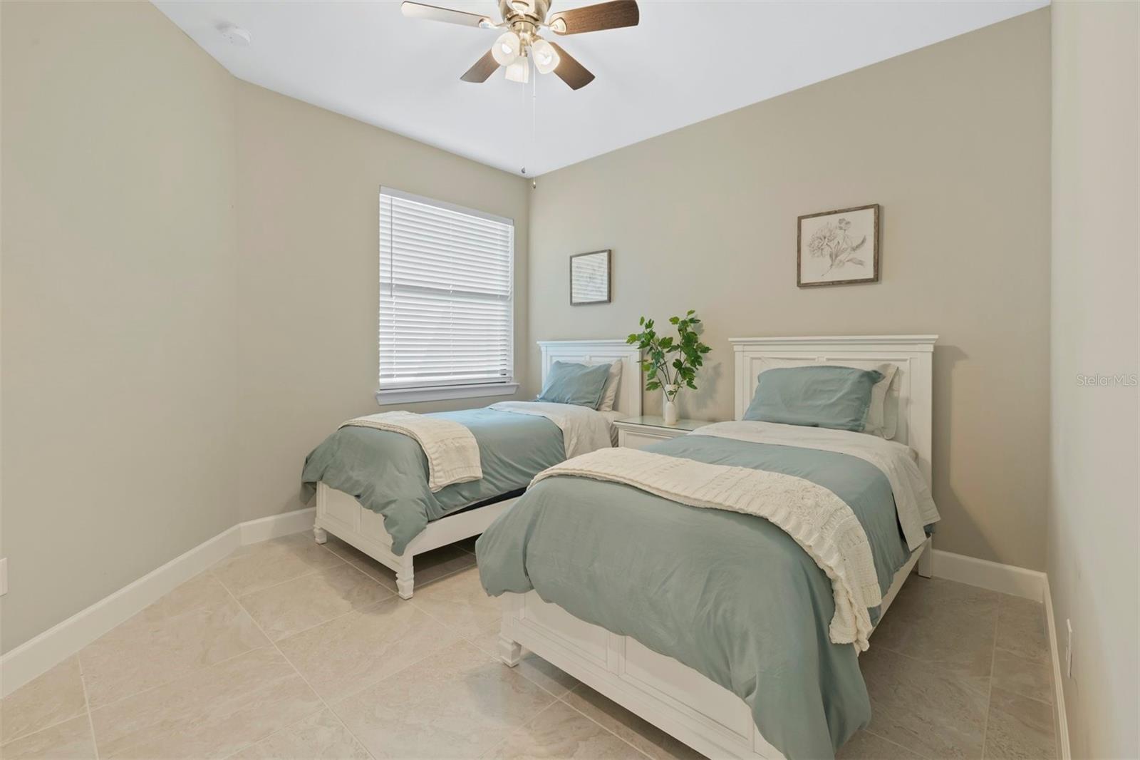 Image 9 of 18 For 14586 Mossy Pine Court