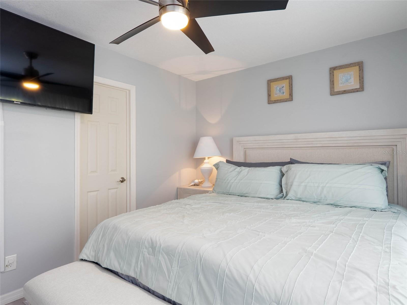 Image 12 of 44 For 4410 Warren Avenue 216