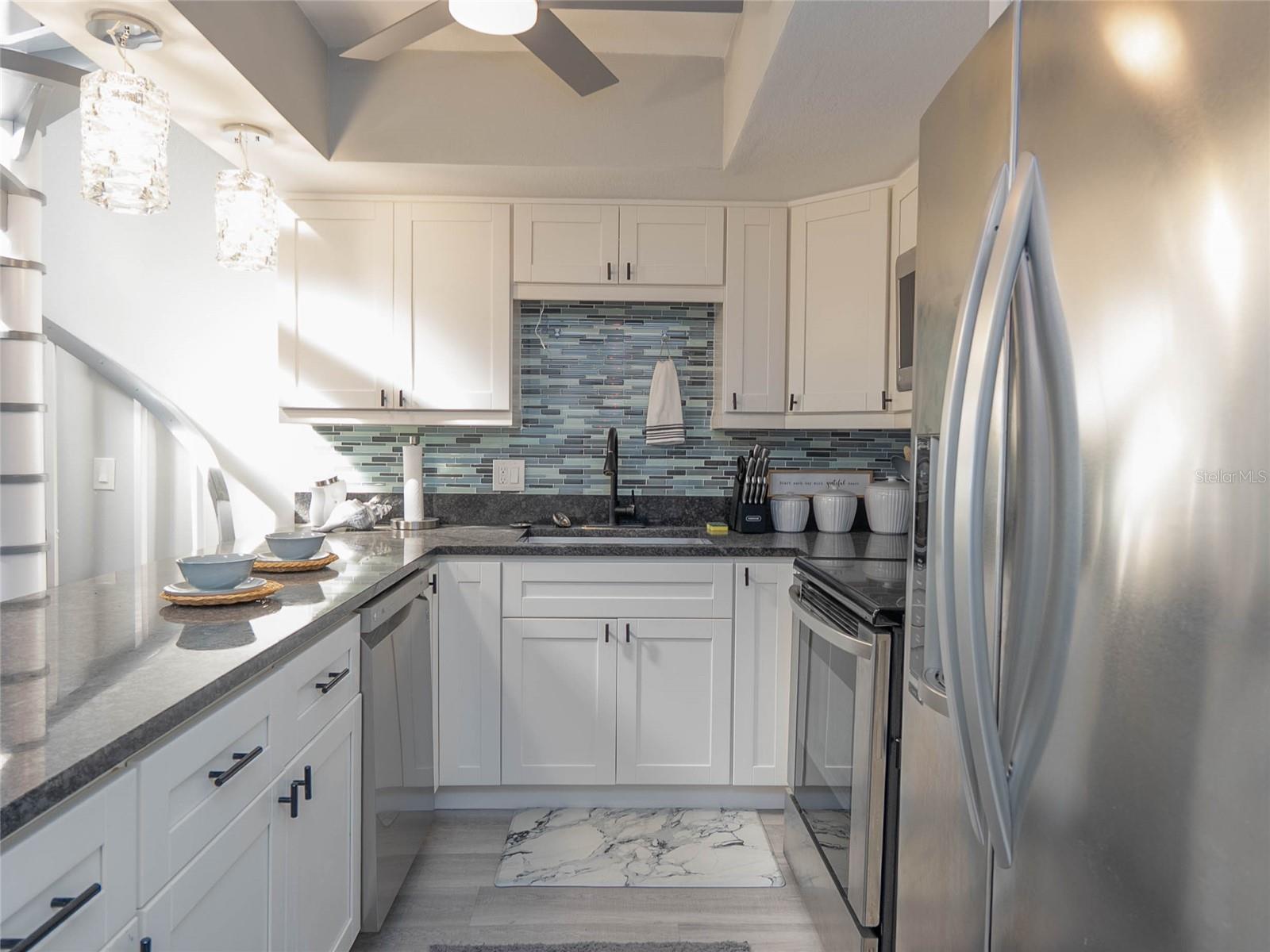 Image 17 of 44 For 4410 Warren Avenue 216