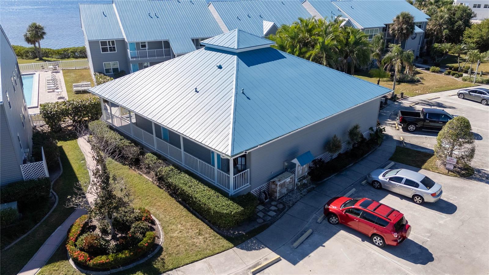 Image 38 of 44 For 4410 Warren Avenue 216