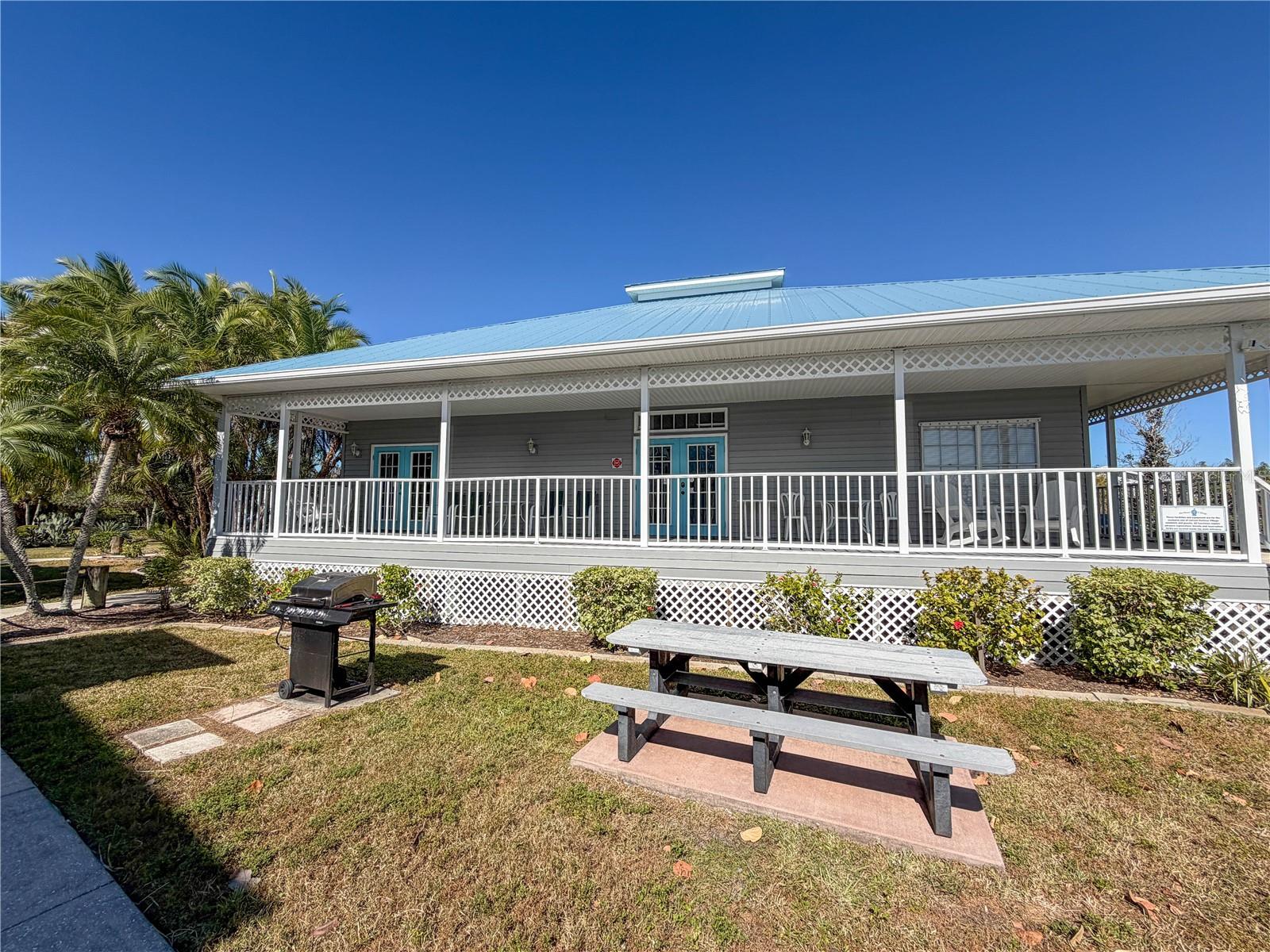 Image 40 of 44 For 4410 Warren Avenue 216