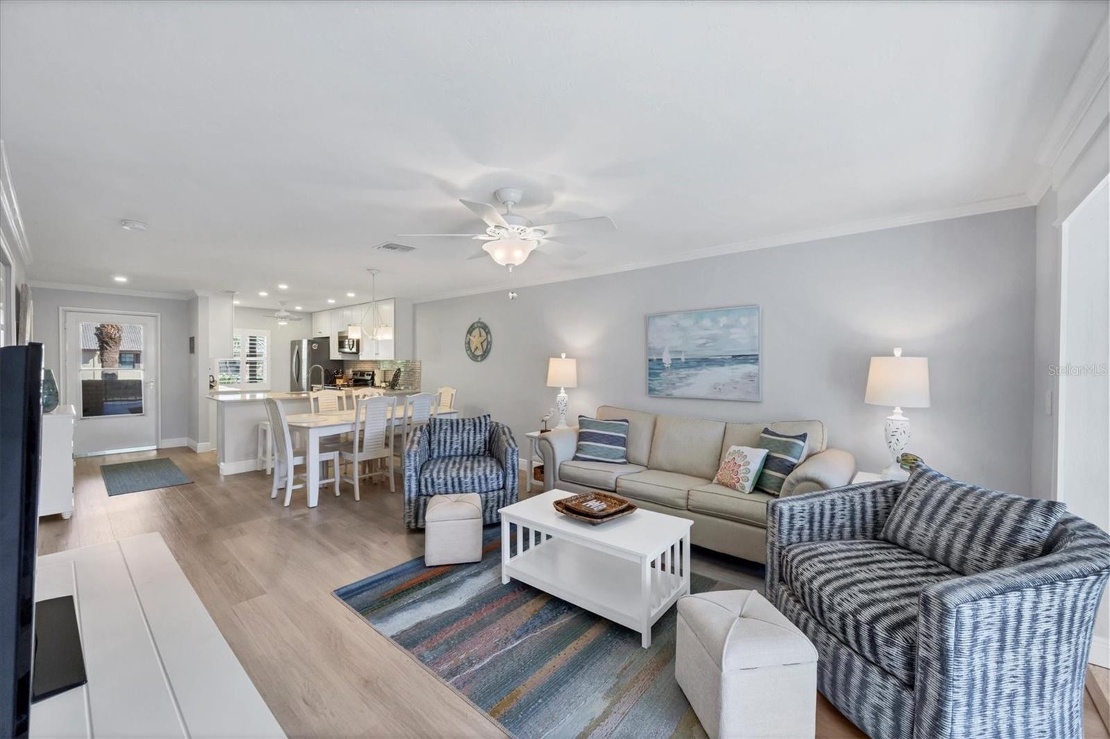 Image 13 of 40 For 370 Three Lakes Lane F