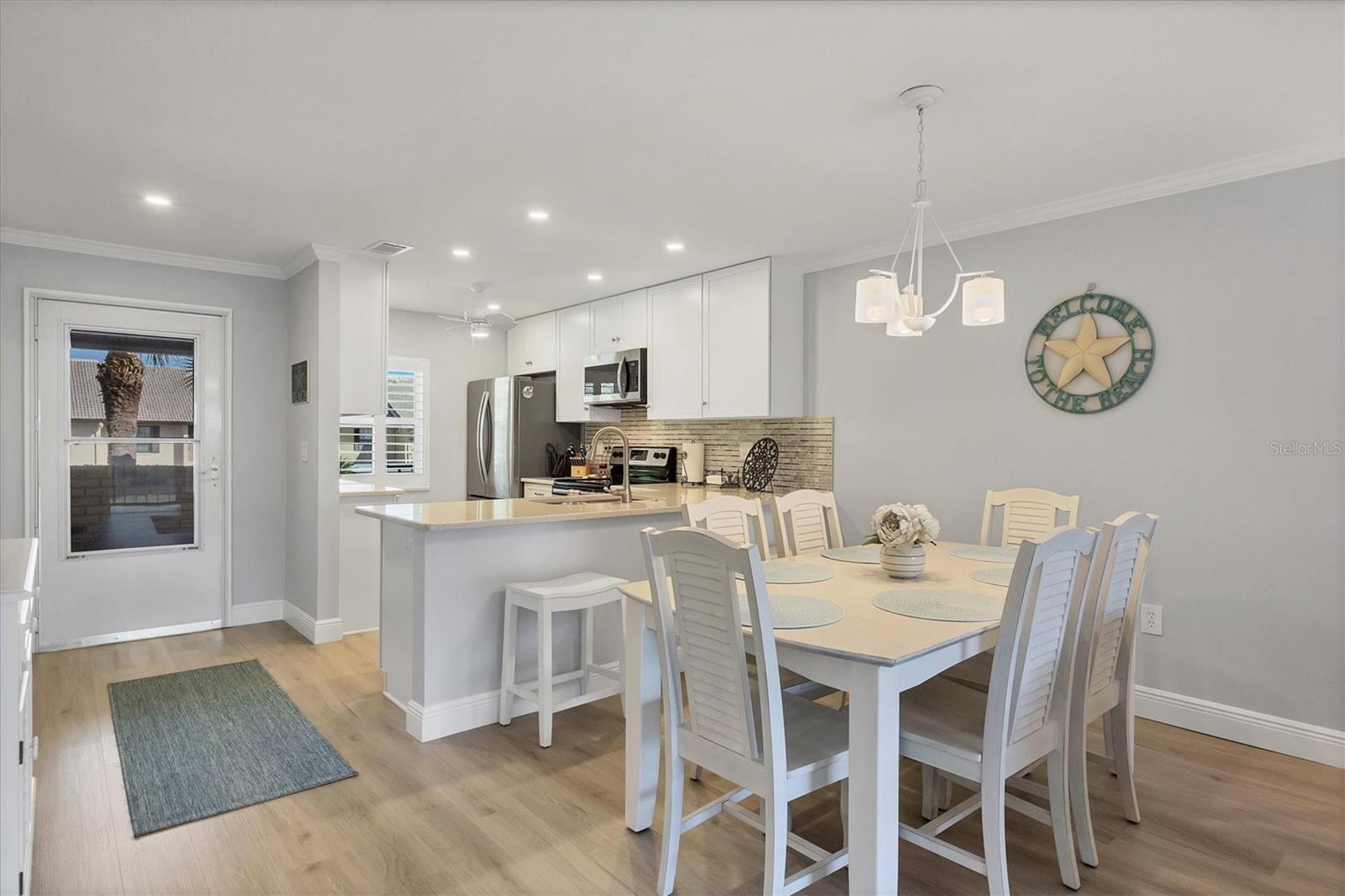 Image 15 of 40 For 370 Three Lakes Lane F