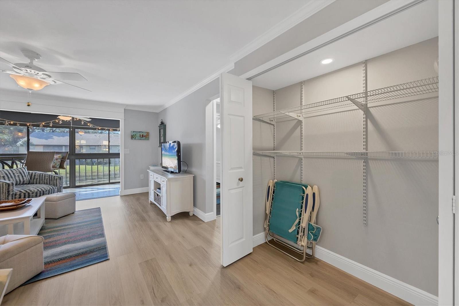 Image 16 of 40 For 370 Three Lakes Lane F