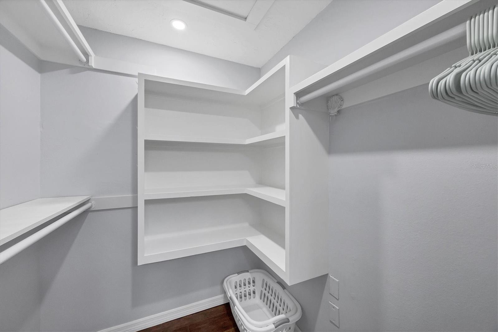 Image 23 of 40 For 370 Three Lakes Lane F