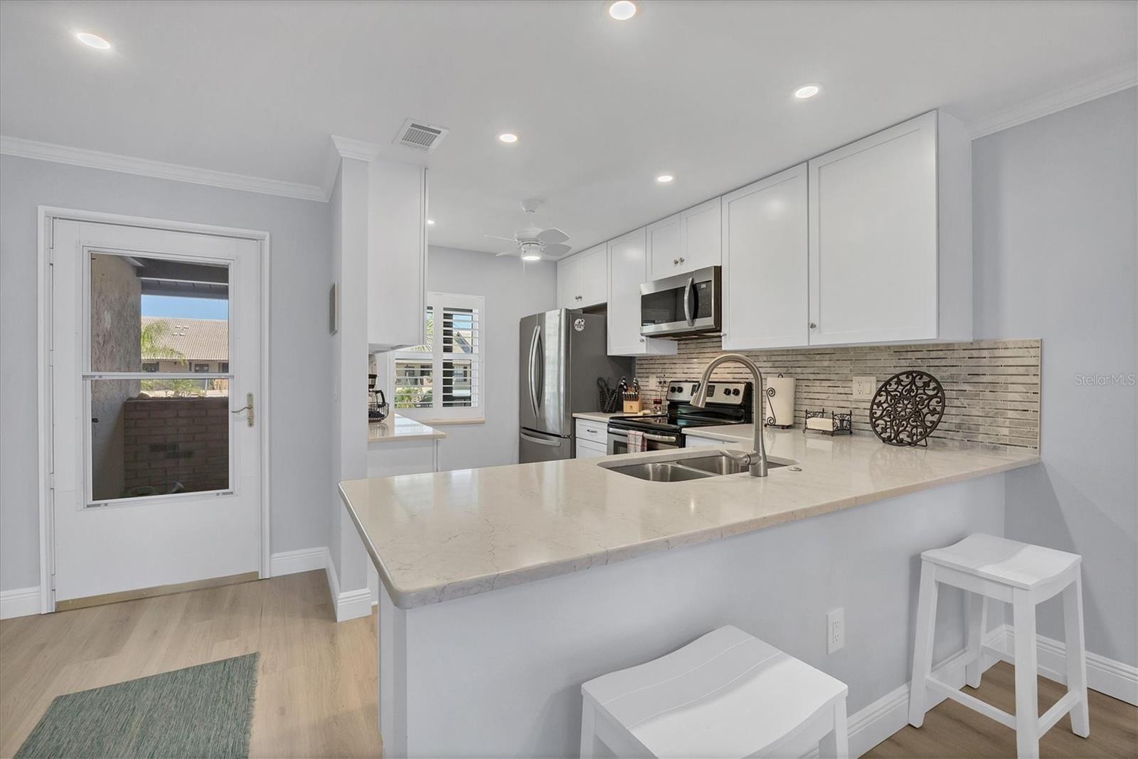 Image 9 of 40 For 370 Three Lakes Lane F