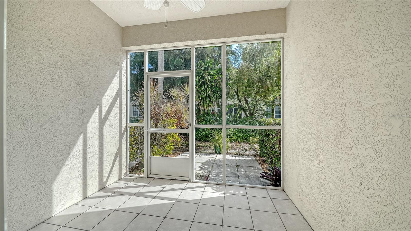 Image 18 of 32 For 4250 Players Place 2612