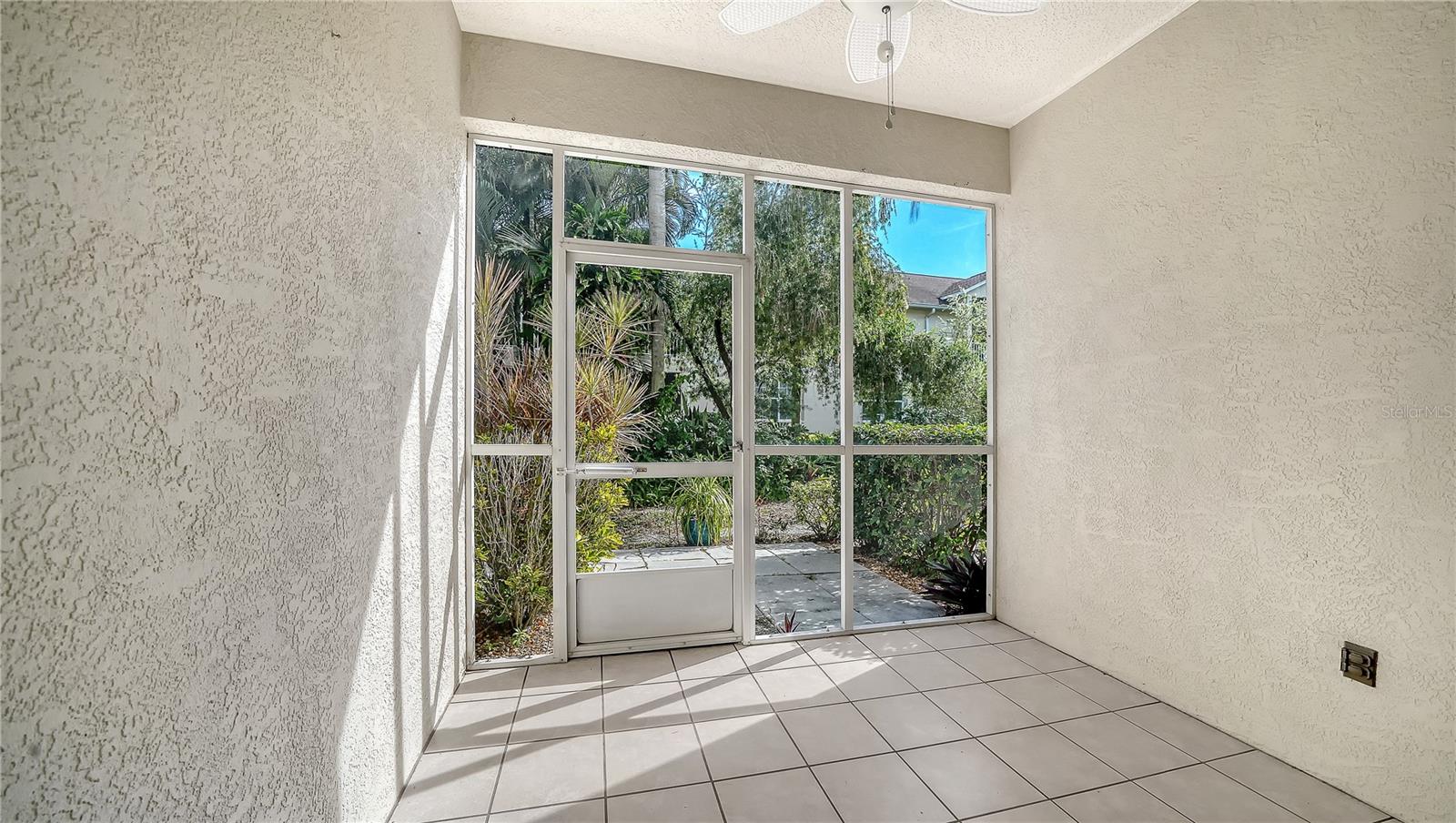 Image 19 of 32 For 4250 Players Place 2612